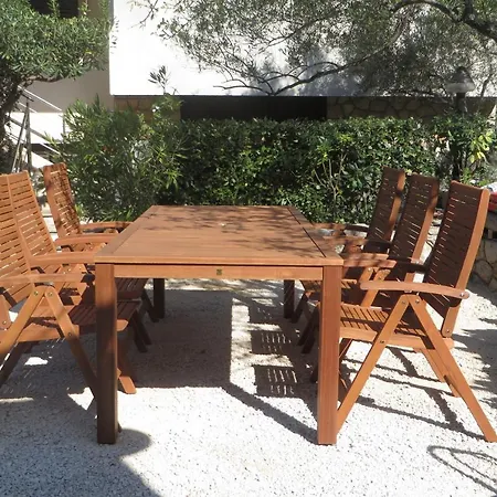 With Parking Space - 7876 * Cres