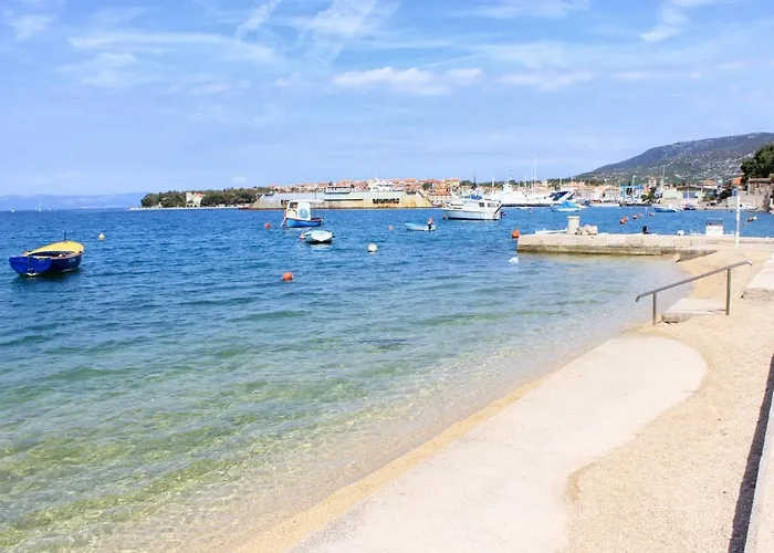 With Parking Space - 7876 Cres