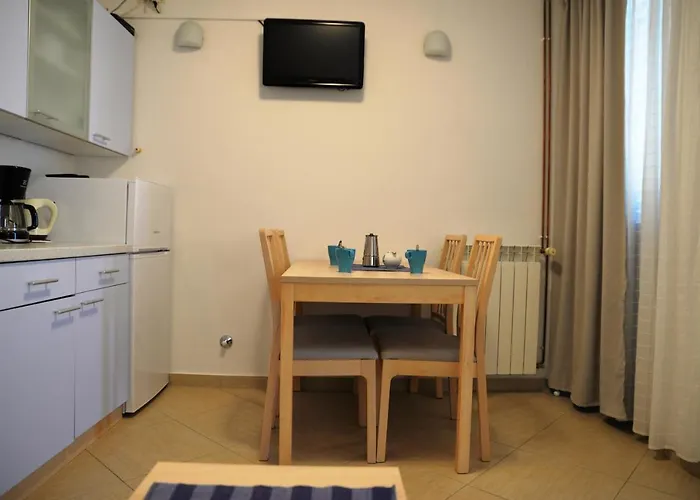 With Parking Space - 7876 Cres