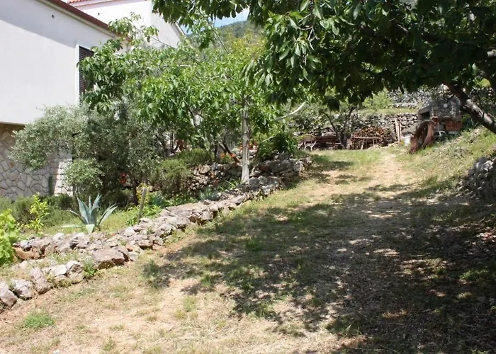 Apartment With Parking Space - 7876 *