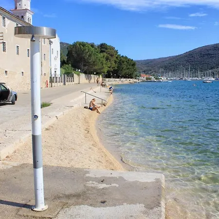 With Parking Space - 7876 Cres