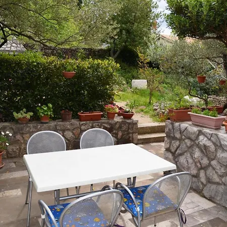 With Parking Space - 7876 Cres