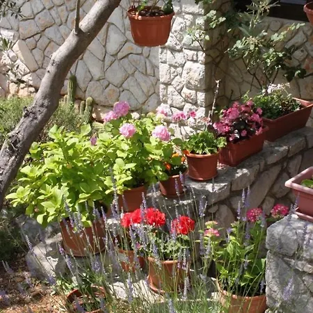 דירה With Parking Space - 7876 *