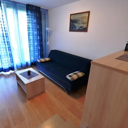 With Parking Space - 7876 Apartamento