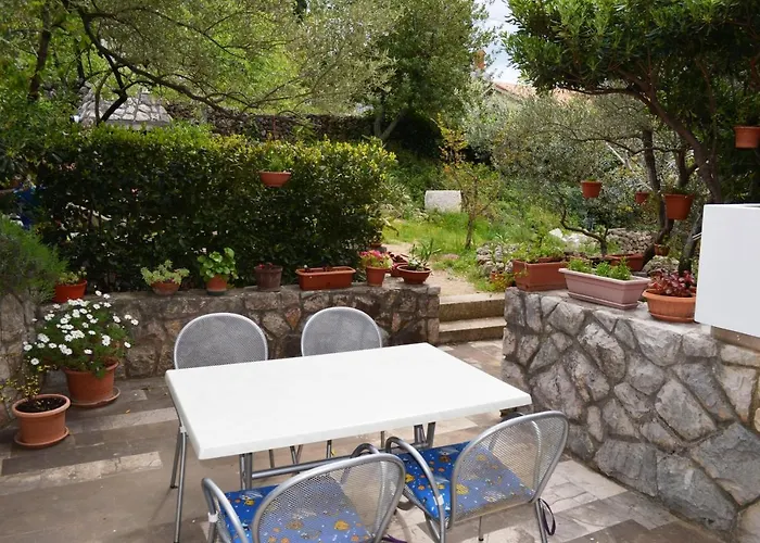 With Parking Space - 7876 Cres