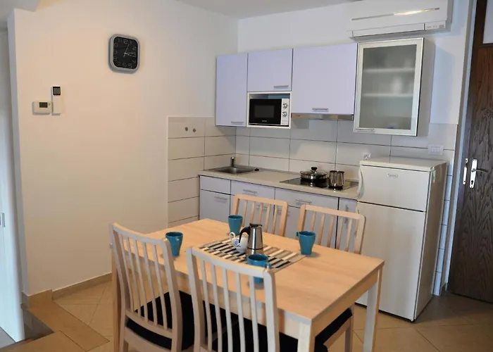 With Parking Space - 7876 Appartement